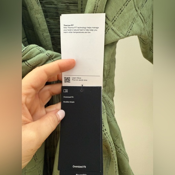 Nike Yoga Therma-FIT Luxe Jacquard Top Reversible Oil Sage Green Size XL NWT - Picture 12 of 14